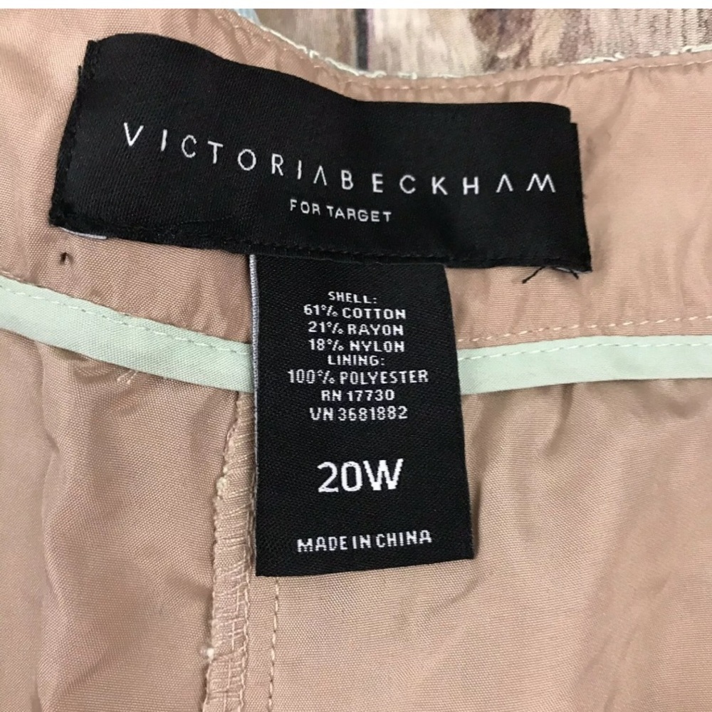 Victoria Beckham Mint Green Lace Shorts Plus NEW - Picture 4 of 7